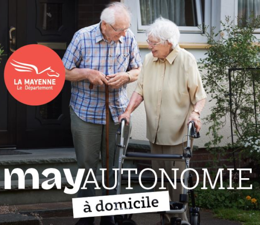 couple de personnes âgées utilisant MayAutonomie